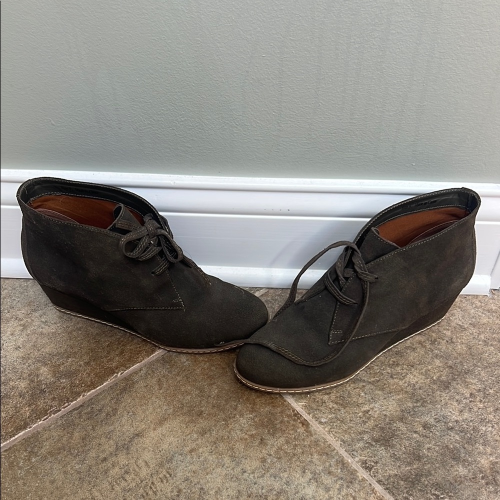 Dolce Vita Brown Chukka Boots Suede Leather
